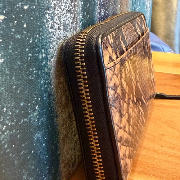 Kate Spade New York Snakeskin Embossed Continental Zip Wallet – Tan/Black - Picture 6 of 14